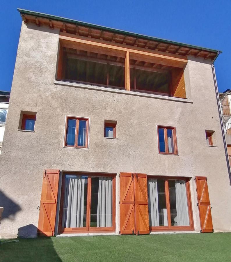 Apartament "El Castell" Casa Rural Cal Rialla Llivia Ngoại thất bức ảnh