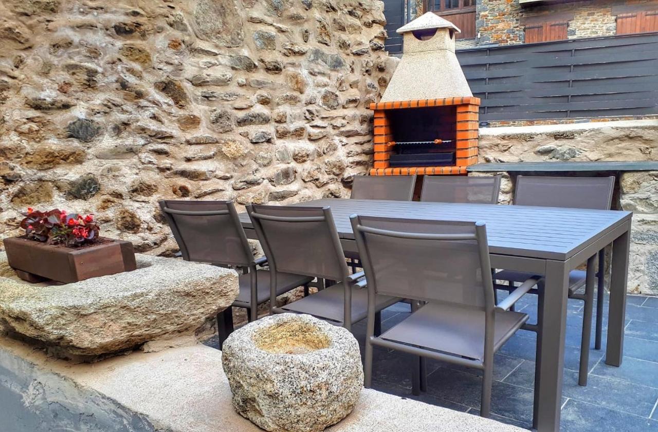 Apartament "El Castell" Casa Rural Cal Rialla Llivia Ngoại thất bức ảnh